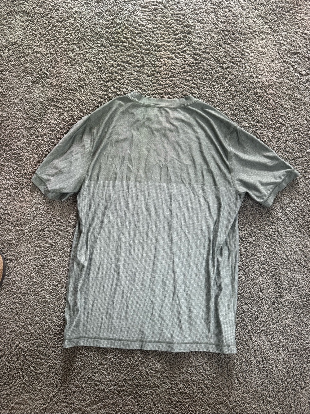 Vuori Men's Performance Tee - Gray - Picture 3 of 4
